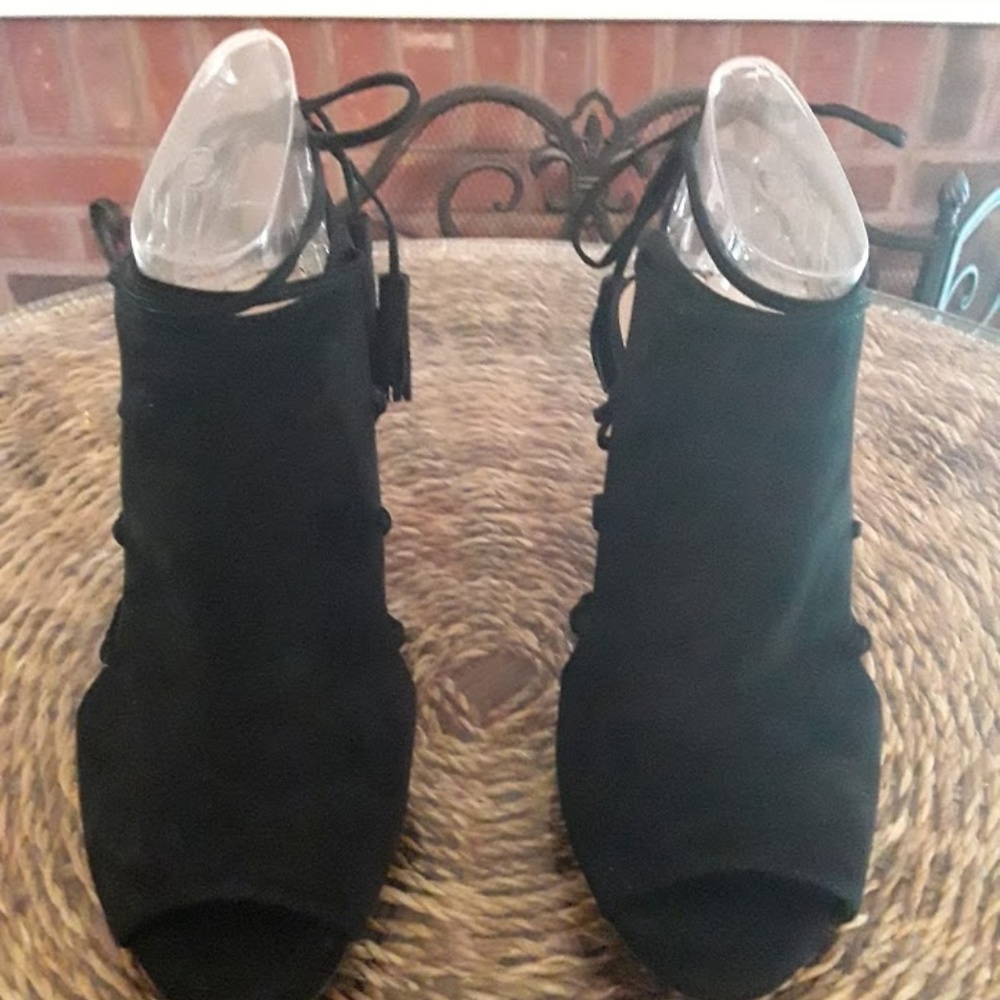 Lord & Taylor Shoes